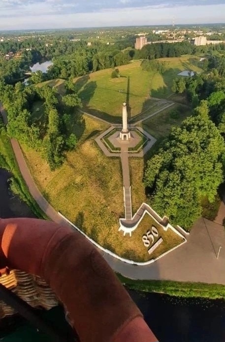 Перед открытием 27-й Международной встречи воздухоплавателей рано утром был совершён тренировочный полёт