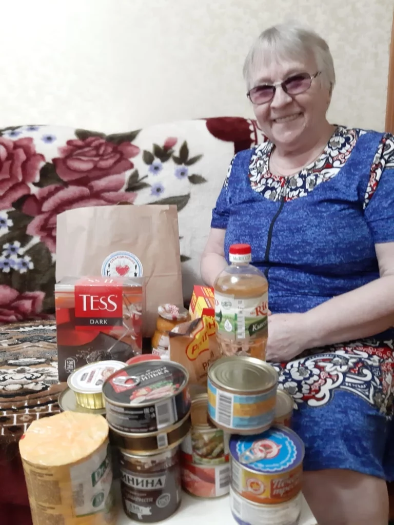 В Великих Луках помогают пенсионерам с низкими доходами