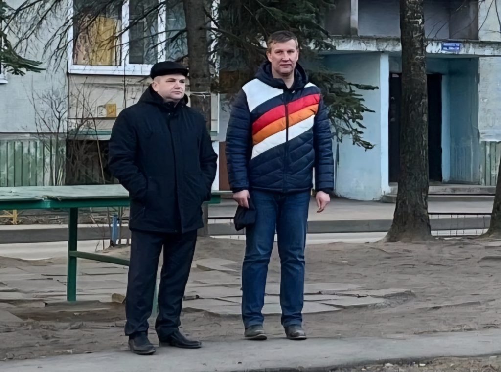 Великолукский депутат принял участие в масленичных гуляниях в куртке с атрибутикой похожей на флаг Германии