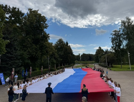 В Великих Луках состоялась патриотическая акция