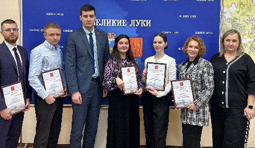 В Великих Луках состоялось итоговое заседание молодежного Совета при Главе Администрации