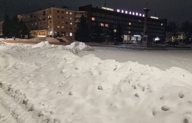 Завтра в Великих Луках будут вывозить снег. Просьба не парковать транспортные средства