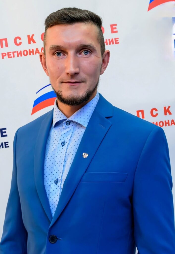 Директор БФ «ОБЪЕДИНЕНИЕ» Максим Савельев поздравляет с Днем социального работника
