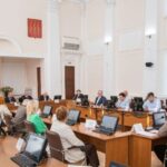В Великих Луках обсудили актуальные вопросы развития города с депутатами разных уровней