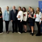 В Великих Луках торжественно вручили паспорта