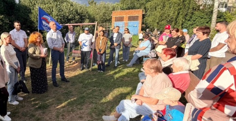 На встречу пришло много великолучан, поэтому наш разговор продолжался полтора часа — Юлия Ярышкина!