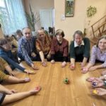 В Великих Луках провели мастер-класс ко Дню пожилого человека